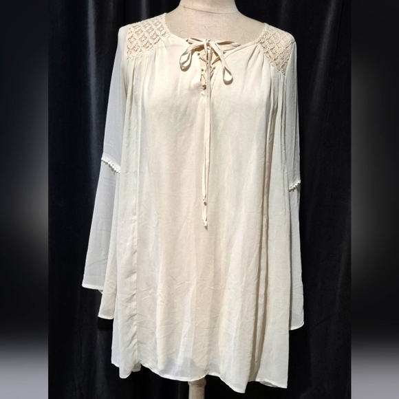 NWT Taends Long-bell sleeve Dress - Picture 1 of 5